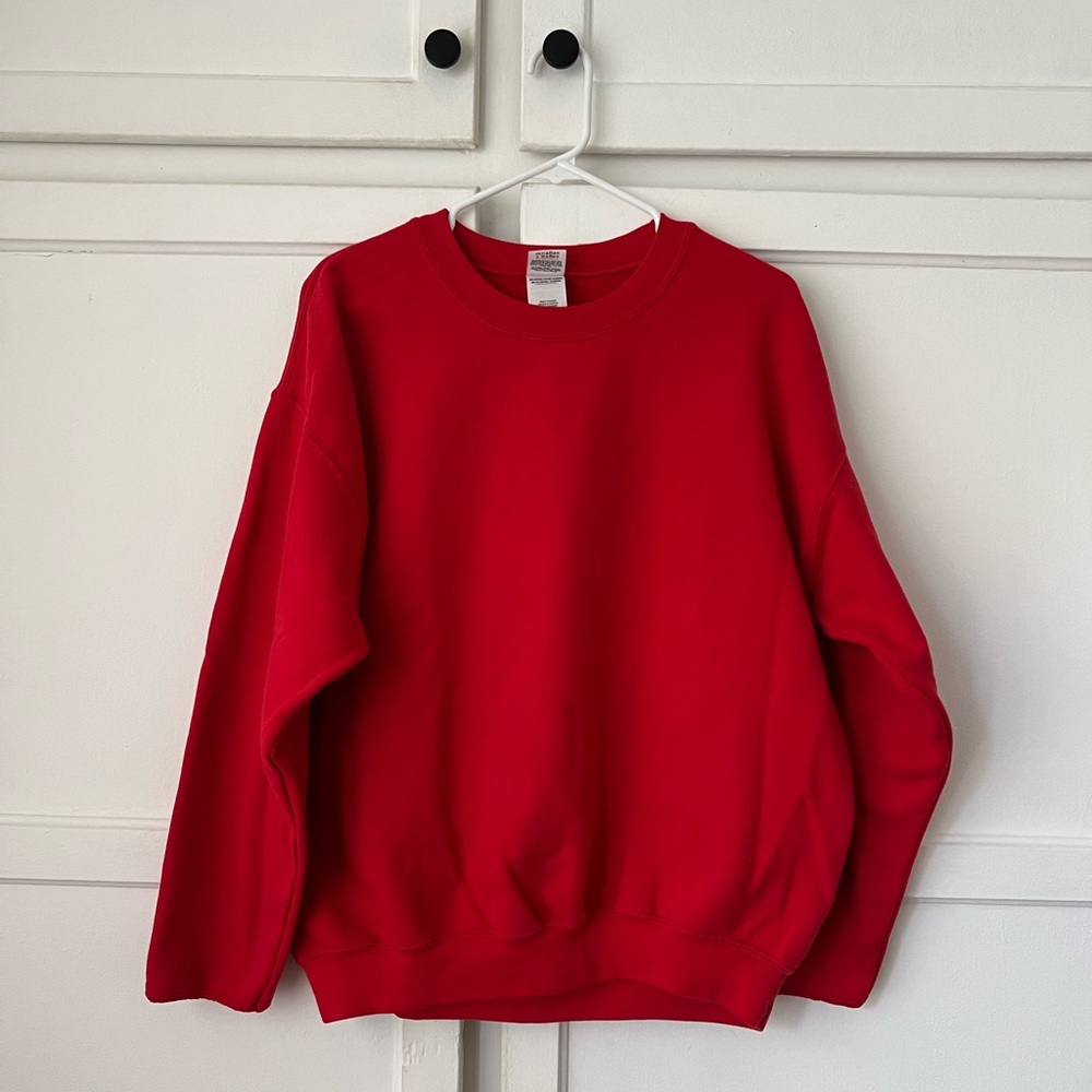 Vintage Gildan Men’s Solid Red Classic Red Crewneck Sweater - L